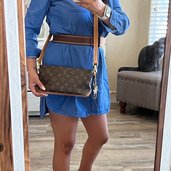 Louis Vuitton Monogram Trotteur - Picture 8 of 8